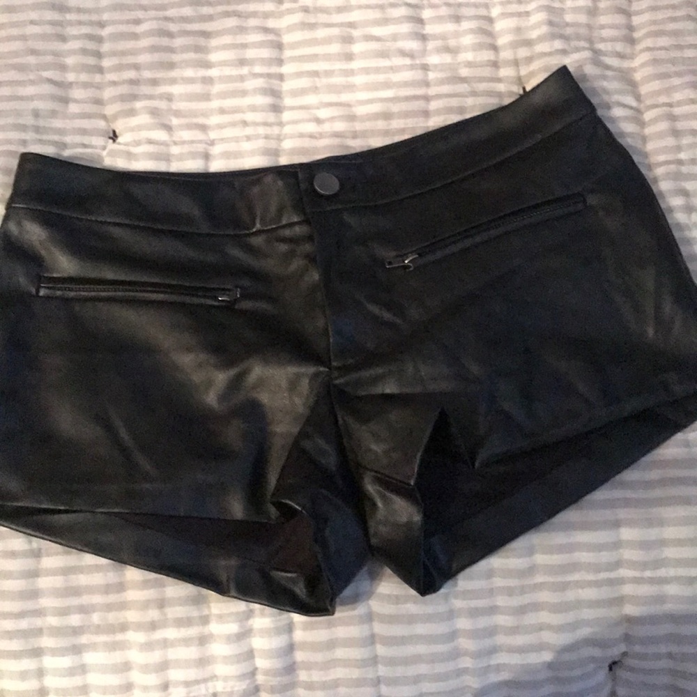Kittenish faux leather shorts